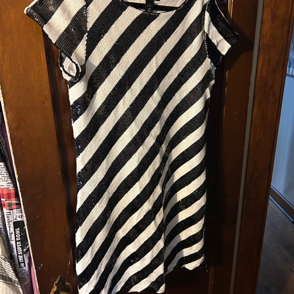 Festive sequin dress - Picture 5 of 5